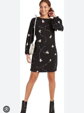 Black Floral Long-Sleeve Shift Dress